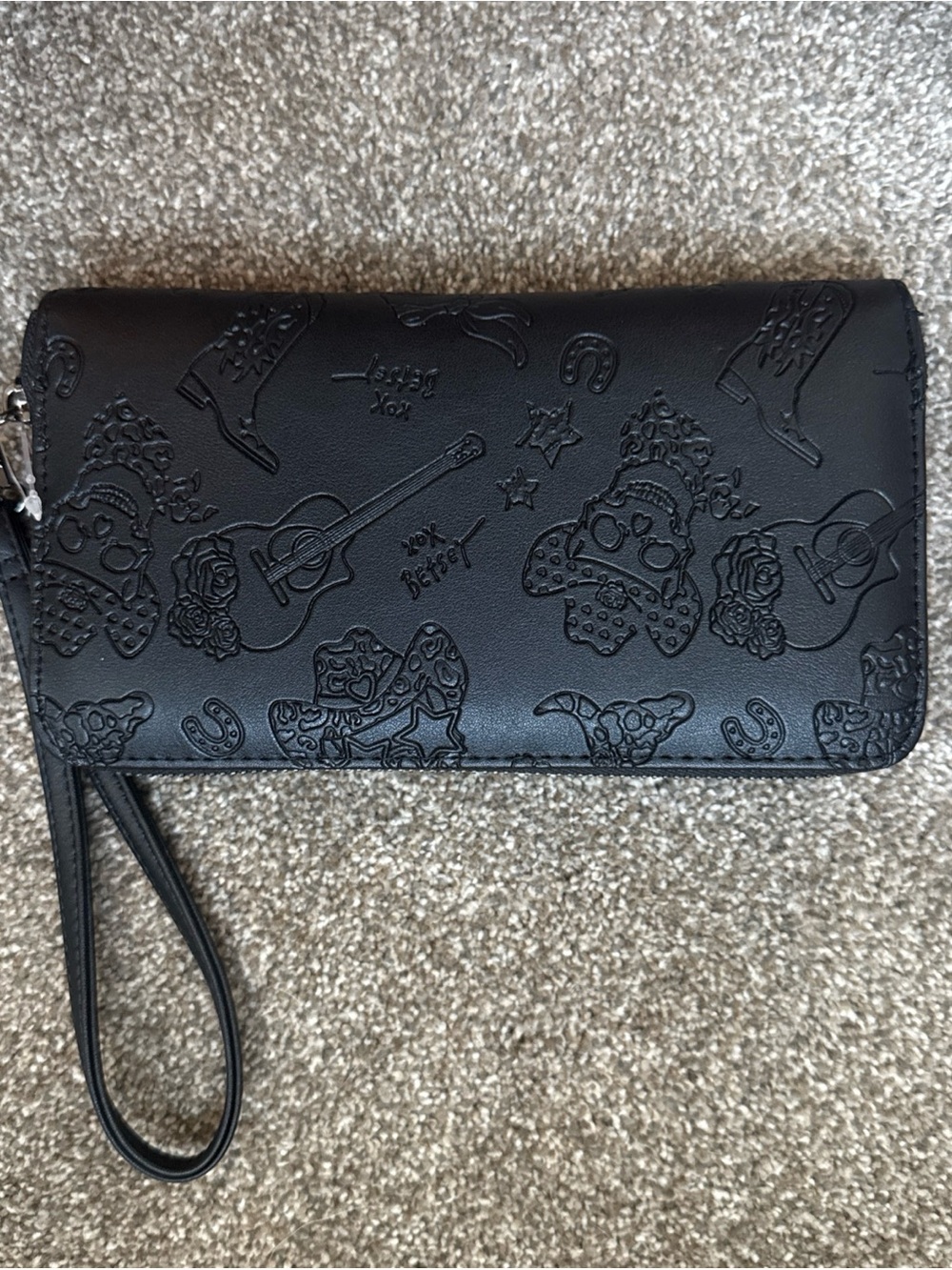 Betsey Johnson Black Embossed Skull & Guitar Zip Wallet Wristlet - Picture 2 of 4